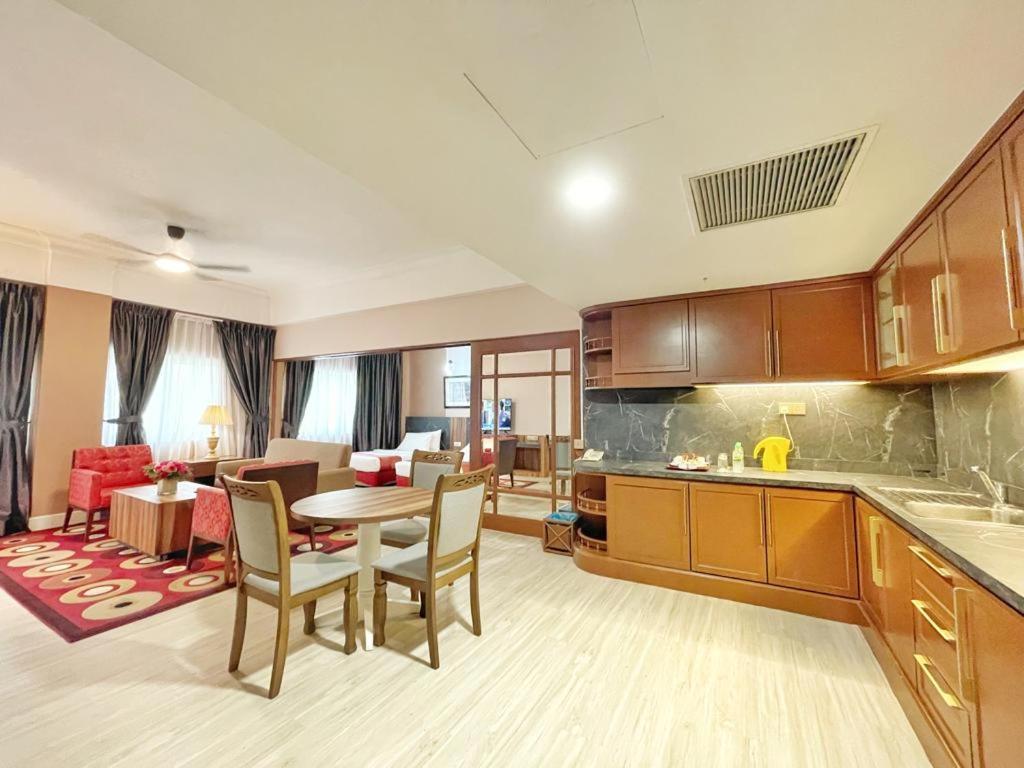 The Avenue M Hotel Johor Bahru Exterior photo
