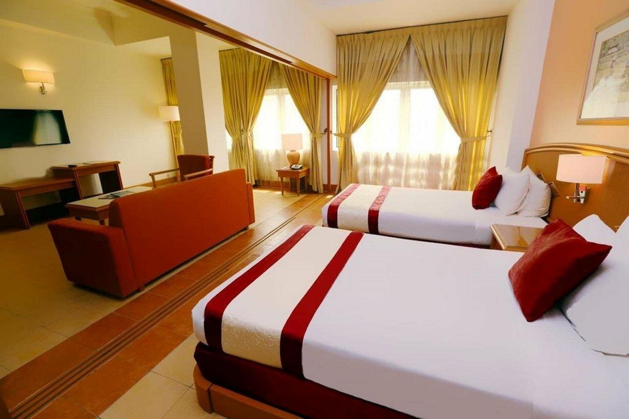 The Avenue M Hotel Johor Bahru Exterior photo